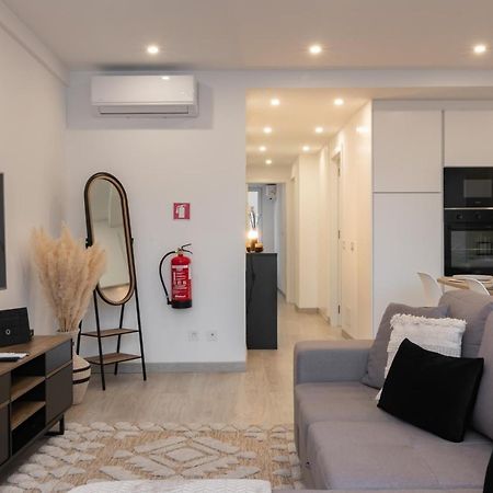 Stylish Apartment W/ River View By Lovelystay Oeiras Eksteriør billede