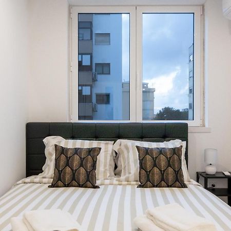 Stylish Apartment W/ River View By Lovelystay Oeiras Eksteriør billede