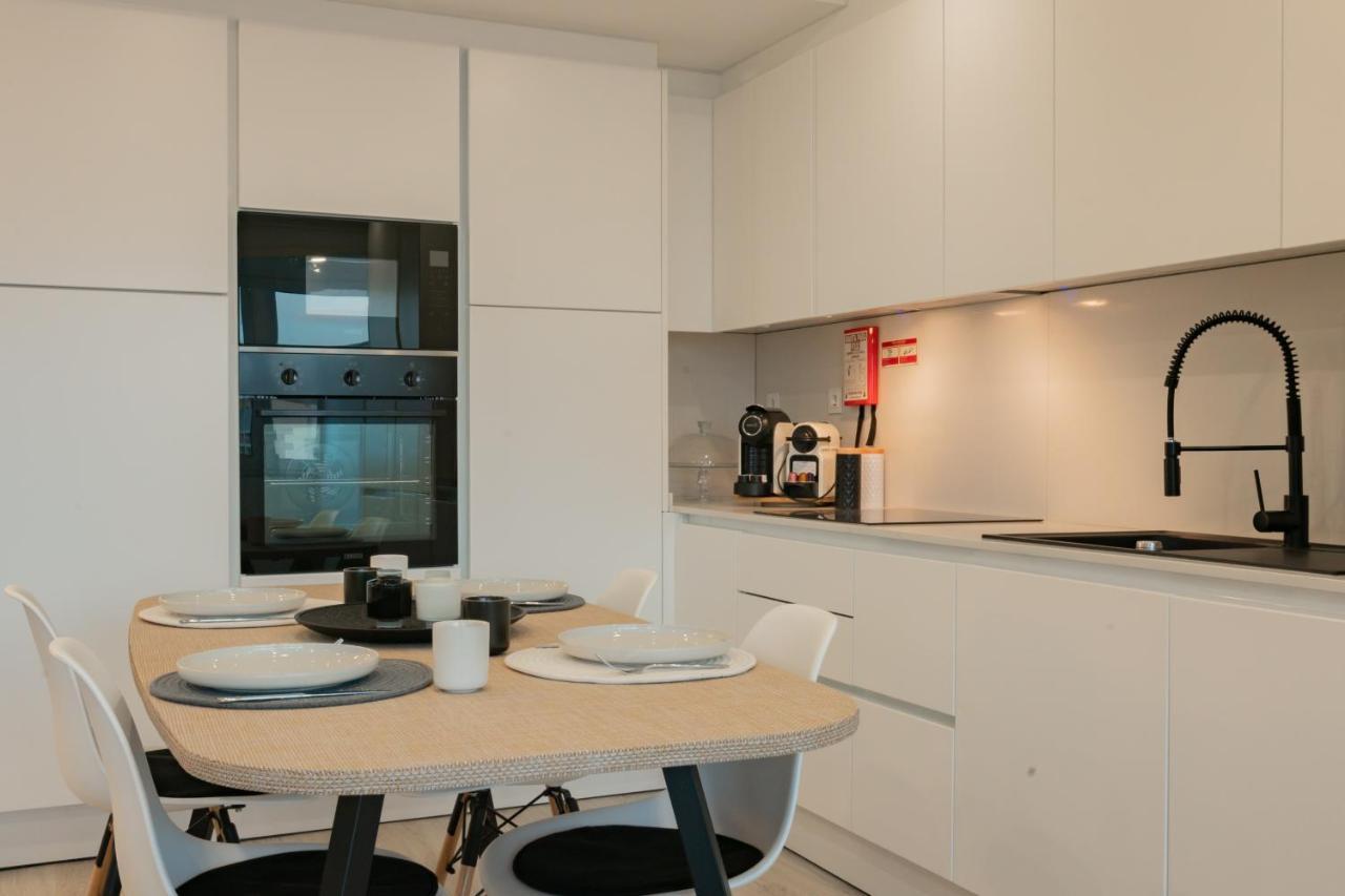 Stylish Apartment W/ River View By Lovelystay Oeiras Eksteriør billede