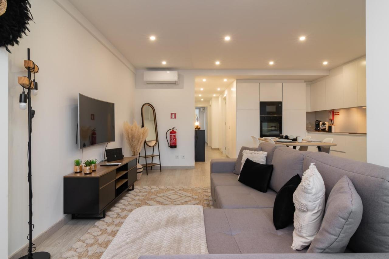 Stylish Apartment W/ River View By Lovelystay Oeiras Eksteriør billede