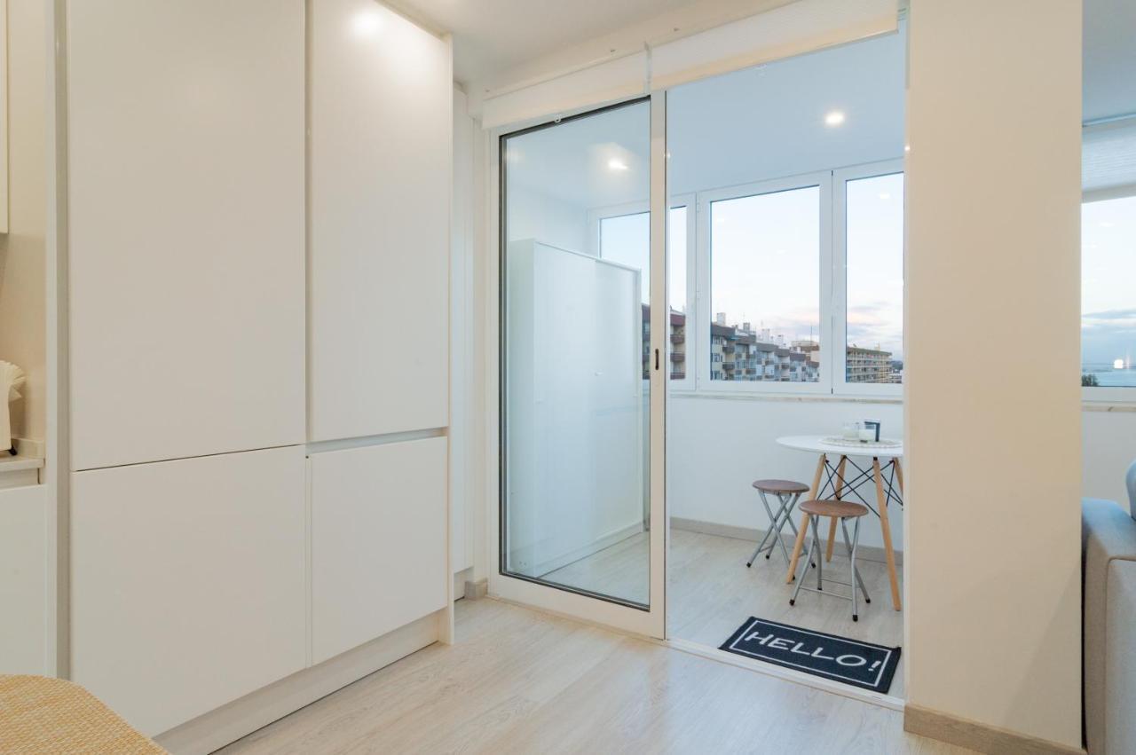 Stylish Apartment W/ River View By Lovelystay Oeiras Eksteriør billede