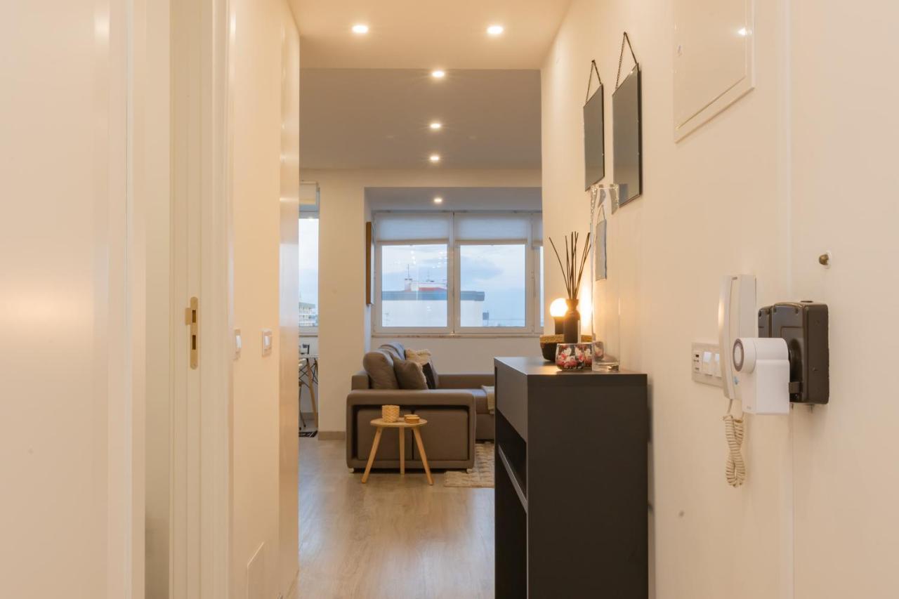 Stylish Apartment W/ River View By Lovelystay Oeiras Eksteriør billede